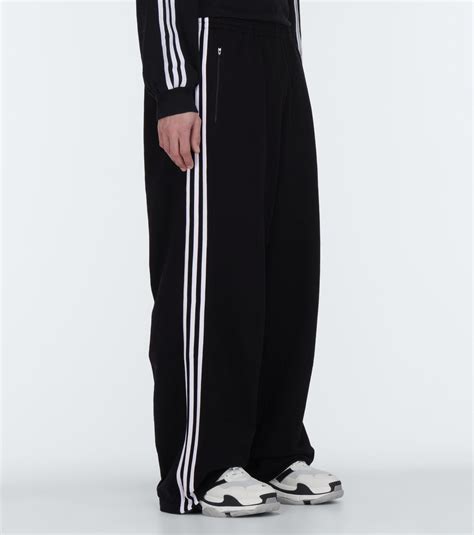 baggy adidas|baggy Adidas sweatpants.